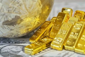 Dubai gold prices up AED5, global rates hold above $3,300
