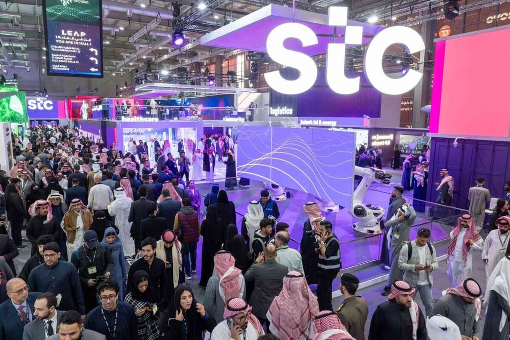 stc, solutions ink $38 million contract to establish internet and telecommunication networks