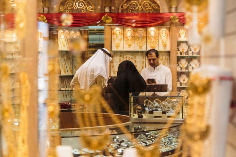 Dubai 24-carat gold price climbs today AED2.5, global rates hit weekly highs as dollar dips