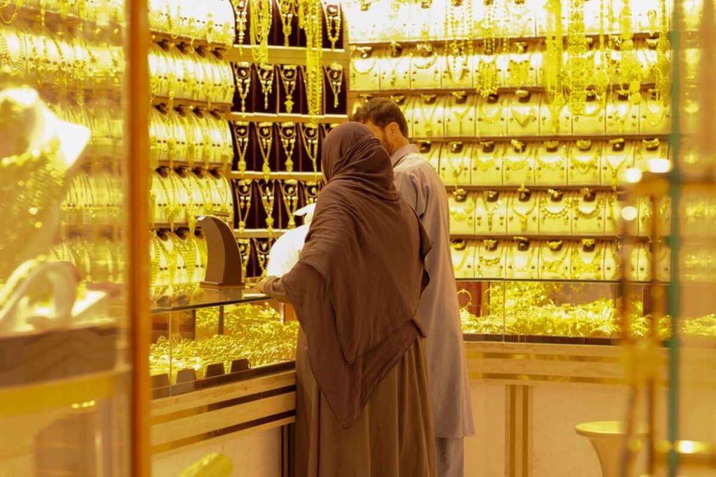 Dubai 24-carat gold prices fall AED11.75: Is this the right time to buy?