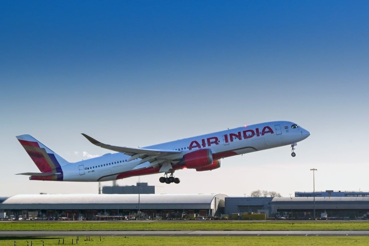 Boeing shares plunge 8 percent following India plane crash