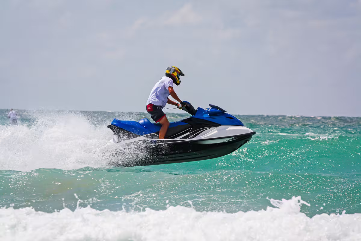 Dubai launches license service for visitors to operate marine vessels
