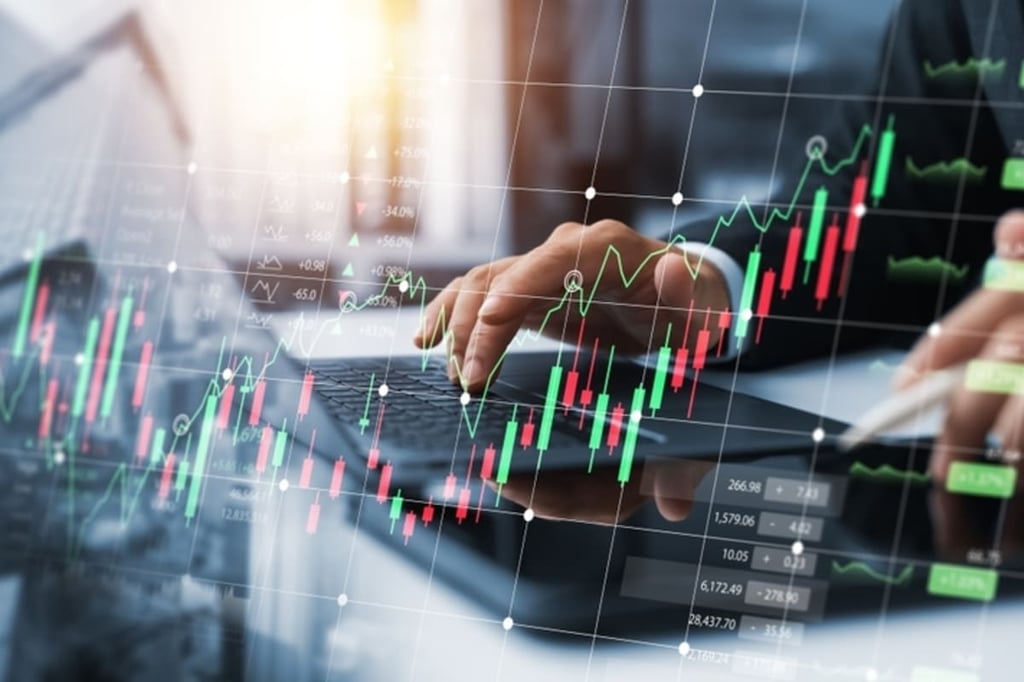 Global stock markets exhibit strong trends, yet caution signals arise across major indices