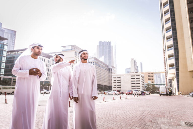 العقار بالأمارات