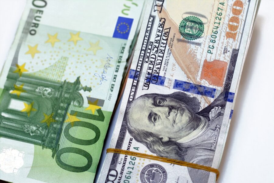 1-euro-1-dollar-economy-middle-east