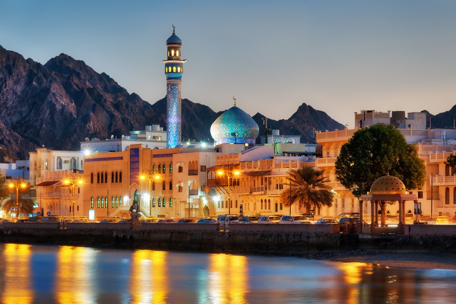 استثمر في عمان: فرص بـ 3.8 مليار دولار في قطاعات رئيسية