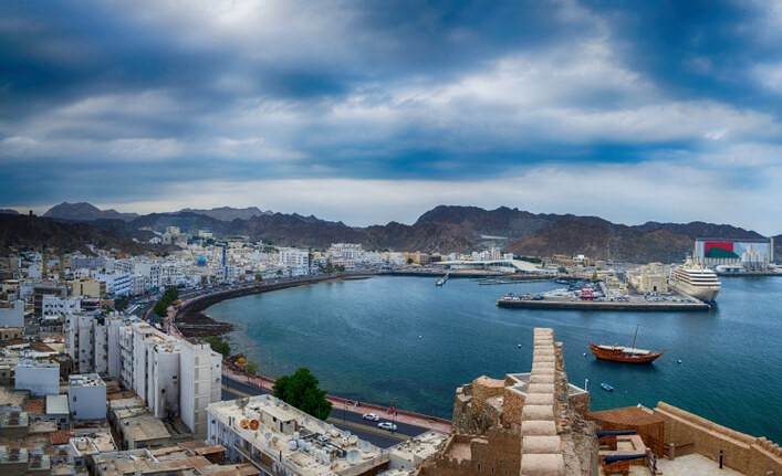 فيتش تعدل تصنيف سلطنة عمان إلى إيجابية