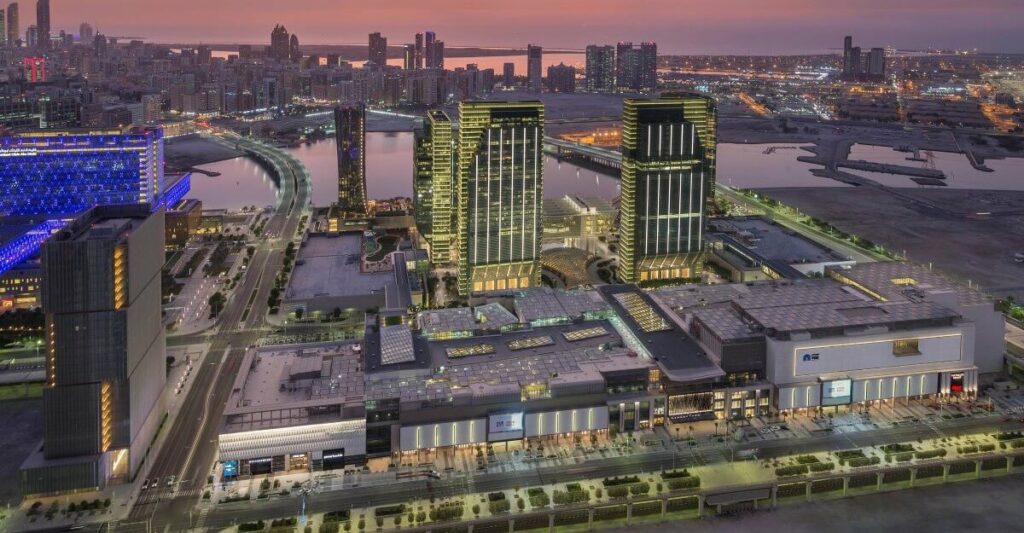 سوق أبوظبي العالمي يصدر لوائح خاصة بالفنادق والسياحة