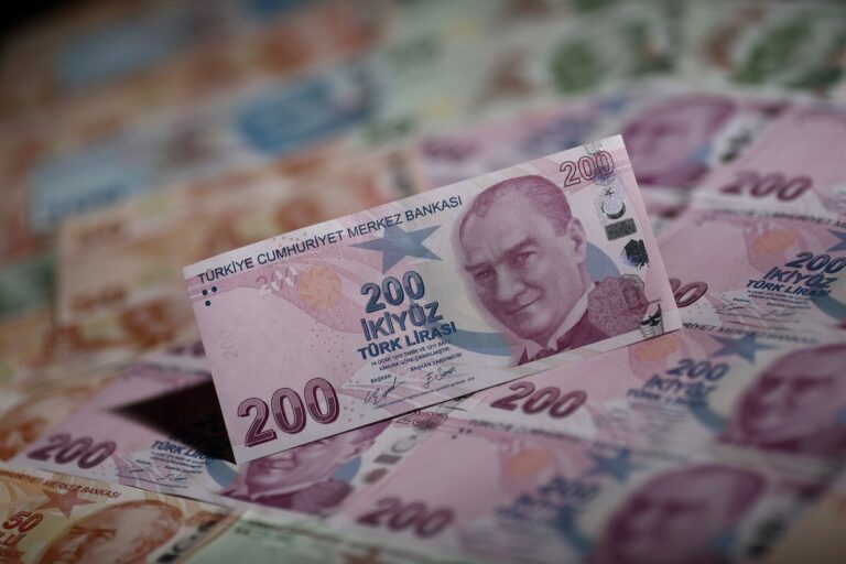 Türkiye's Central Bank takes steps to transition from lira deposit scheme