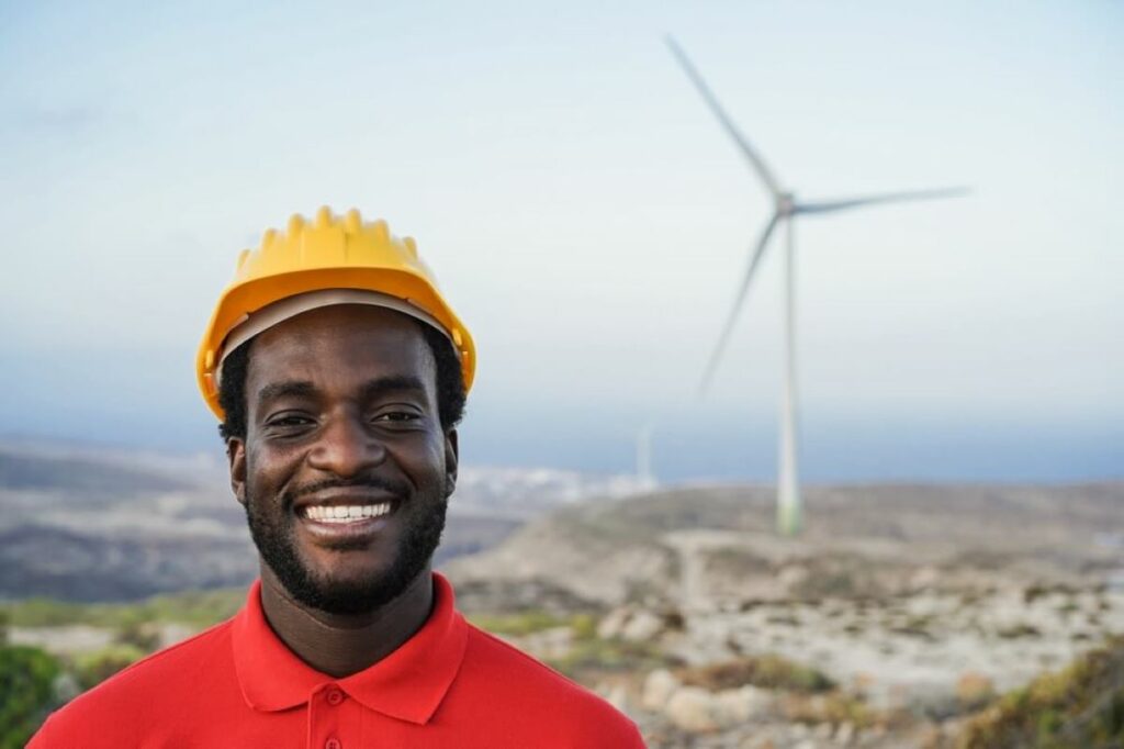 الإمارات تتعهد 4.5 مليار دولار لمشاريع الطاقة النظيفة في إفريقيا