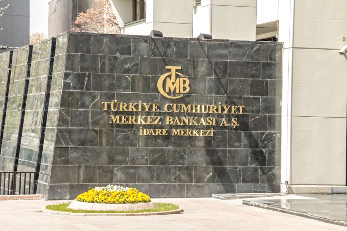 Türkiye sıkı para politikasını sürdürüyor ve faiz oranlarını artırıyor