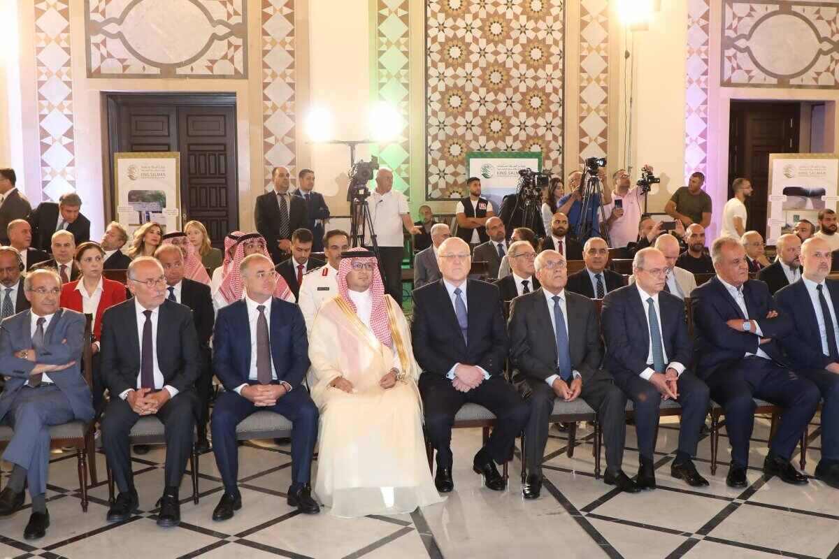 السعودية تعلن عن مساعدات بقيمة 10 ملايين دولار للبنان وتوقع اتفاقا لـ 28 مشروعا