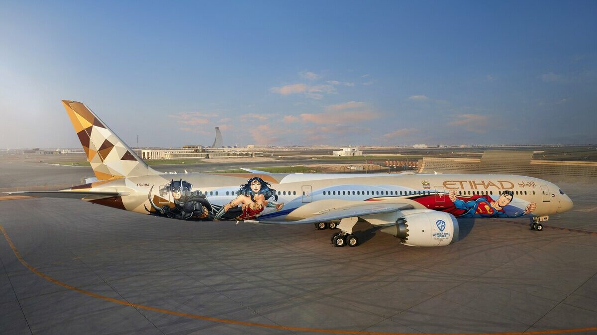 ETIHAD AIRWAYS エティハド 787-10 ワーナー・ブラザース Warner-Bros.-World™-Abu-Dhabi-