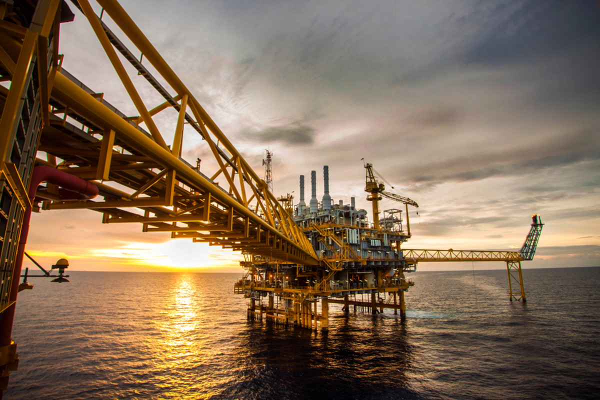 Oil prices rebound to $85 as Middle East supply concerns persist