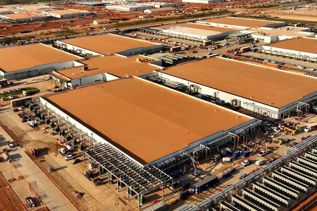 Oracle's $500B AI Infrastructure Expansion: 5 Key Insights (2025)