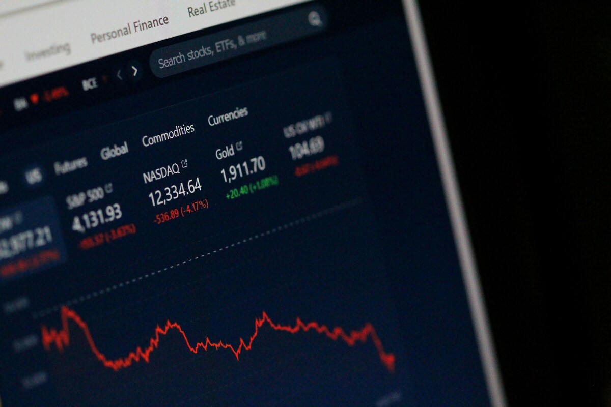 Stock market today: Japan's Nikkei, South Korea's KOSPI slip amid valuation-driven AI sell-off, Wall Street falls as oil prices weigh on sentiment