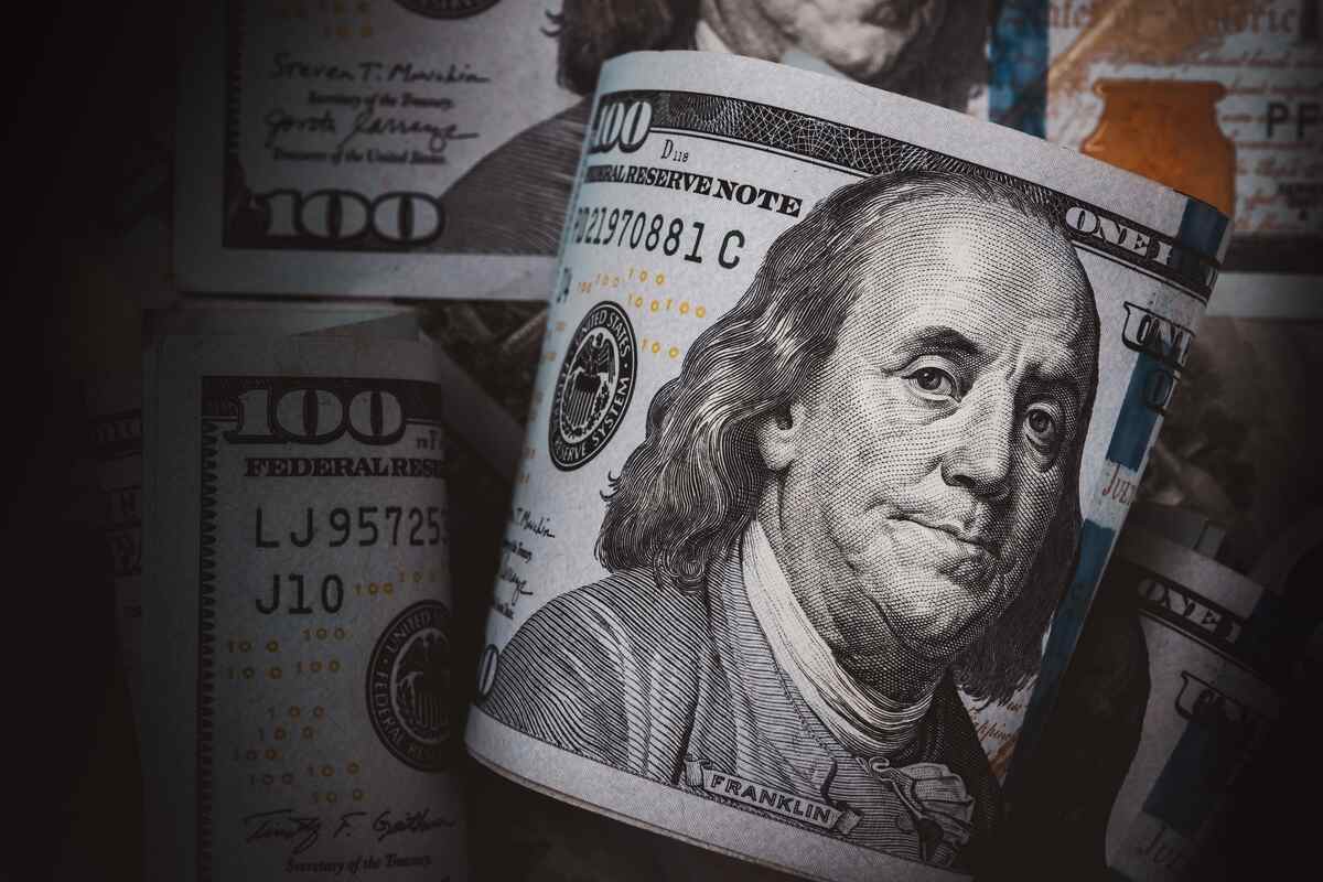 Dollar holds near 13-month highs as traders await key U.S. inflation data amid growing rate hike bets