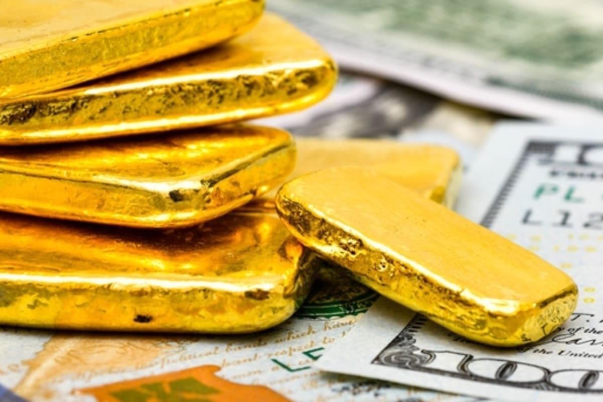 Gold falls 0.81 percent to $4,041 as dollar strengthens ahead of Fed decision