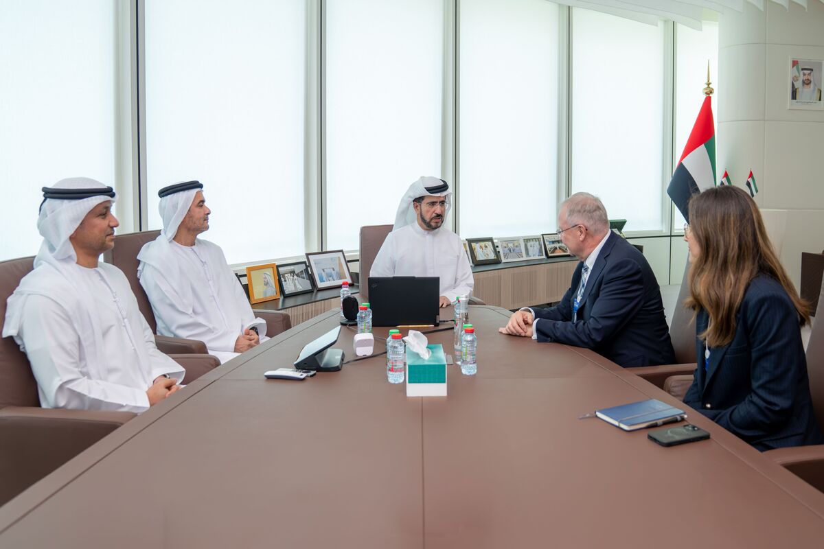 DEWA و WEF يتطلعان إلى تعاون أعمق في مجال الطاقة النظيفة والتكنولوجيا